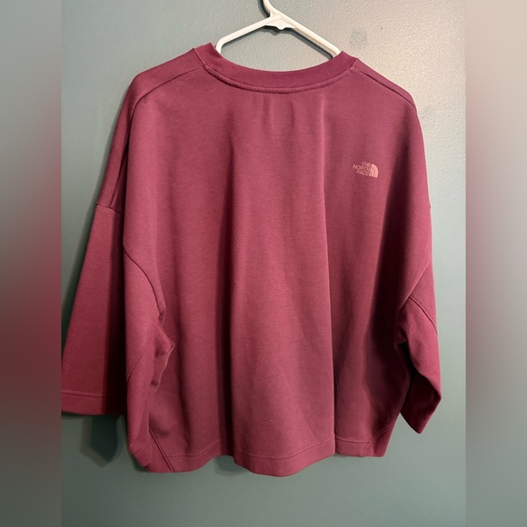 The North Face Women's Short Sleeve Top in Burgundy - Picture 4 of 5